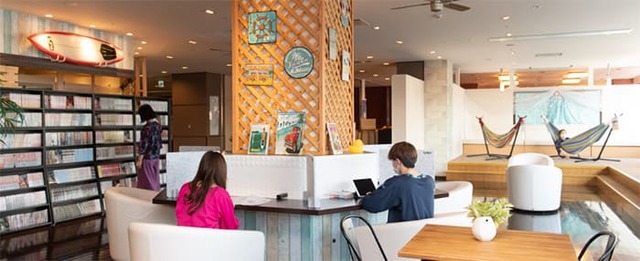 【ニフティ温泉】「ユーザーが選んだ！静かに過ごせる温泉・スーパー銭湯ランキング2023」第１位「横浜天然温泉 SPA EAS（スパイアス） 」のコワーキングスペース