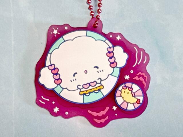 【サンリオキャラクターズ ぷっくりラバマスグミ7】ビキニを着ているこぎみゅんもキュート！ペットのペットのエビちゃんも一緒にいます。かわいい！