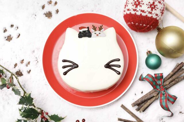 「白ねこホリデーケーキ～ホワイトチョコ＆ベリー～」＜価格：3,980円（税込）＞【【予約開始】聖なる夜は「ねこねこのクリスマスケーキ」で♪冬限定の可愛いオリジナルトートバッグ付き！】