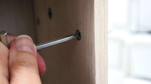 【ニトリ トイレ収納・フィーノ2】本体は付属の簡易プラスドライバーだけで組み立てられます◎