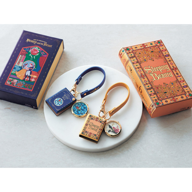 ストーリーブック型ハングウォッチ(選べるキャラクター)|¥7,480 (税込)