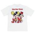 Tシャツ（S〜LL） 2,900円｜東京ディズニーリゾート「ポンポンを持ったミッキーたちが元気に盛り上げてくれるグッズ」｜販売店舗：東京ディズニーランド「グランドエンポーリアム」、東京ディズニーシー「エンポーリオ」｜発売日：2025年4月24日（木）