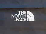 【THE NORTH FACE ザショッパーバッグ】ブランドロゴがさりげないアクセントになっていて、シンプルながら存在感ばっちり