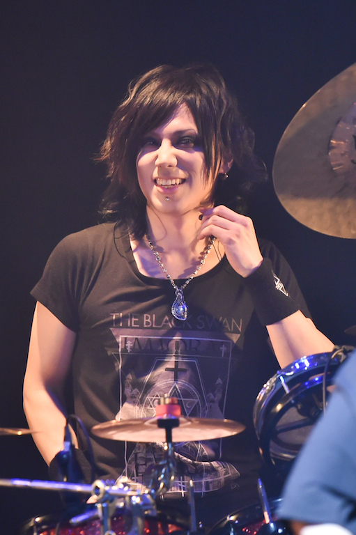 THE BLACK SWAN 煉/撮影・スズキメグミ