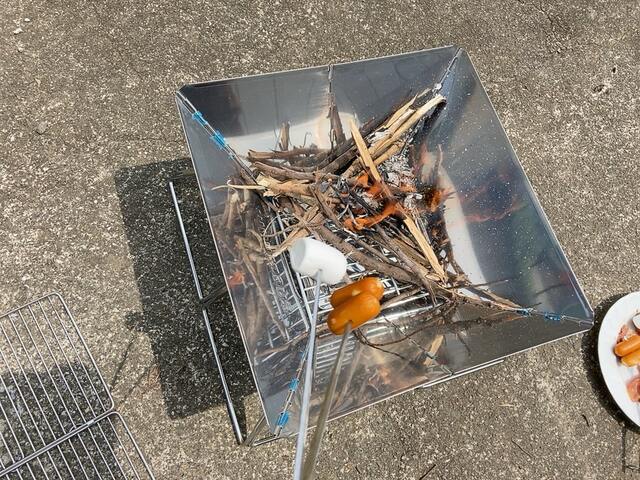 【ワークマン 折り畳みBBQグリル】長時間焚き火が楽しめます