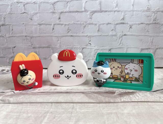 【ちいかわハッピーセット第二弾】3つ並べるとかわいさと癒しがマシマシに…！