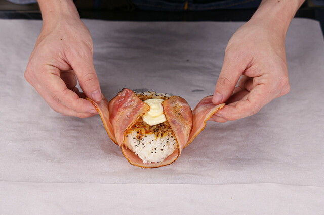 【トライアルの人気惣菜・スイーツランキング 8位】「炙りベーコンエッグおにぎり」257円（税込）