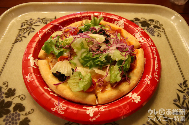 サラダピッツァ（880円）