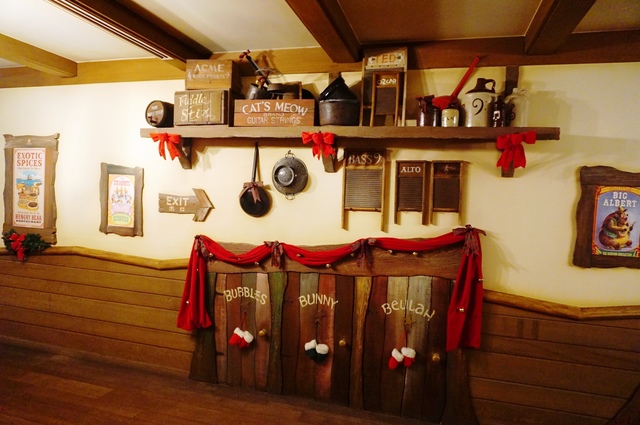 出口にあるクマ達の楽屋