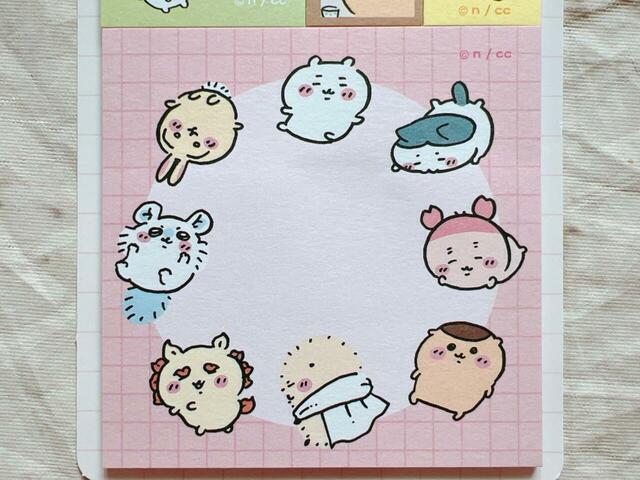 大サイズは使いやすい正方形。ピンクカラーがかわいい♪