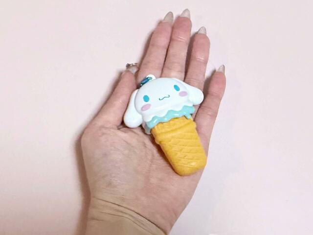 サイズは、全高約8cm
