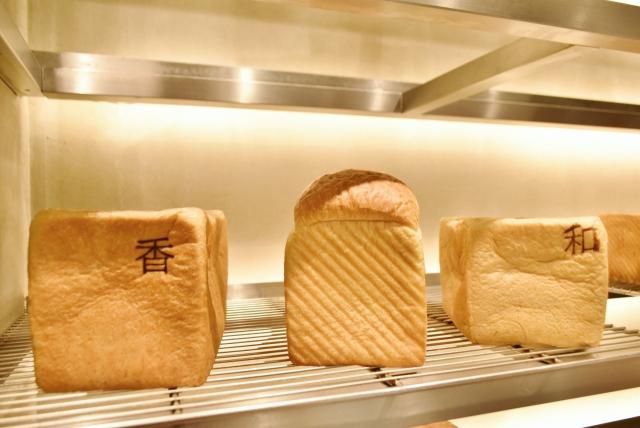 並んだ各種食パン、食べ比べしてみたい！／俺のBakery