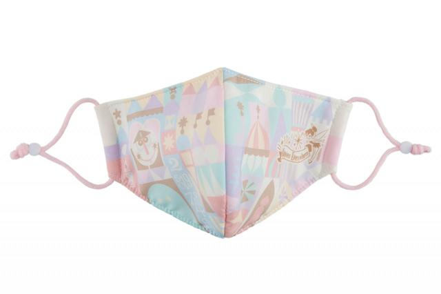 マスク 1,200円｜サイズ：（半分に折り畳んだ平置き状態）約110×約125mm｜販売店舗：東京ディズニーランド「キングダム・トレジャー」、東京ディズニーシー「ヴィラ・ドナルド・ホームショップ」