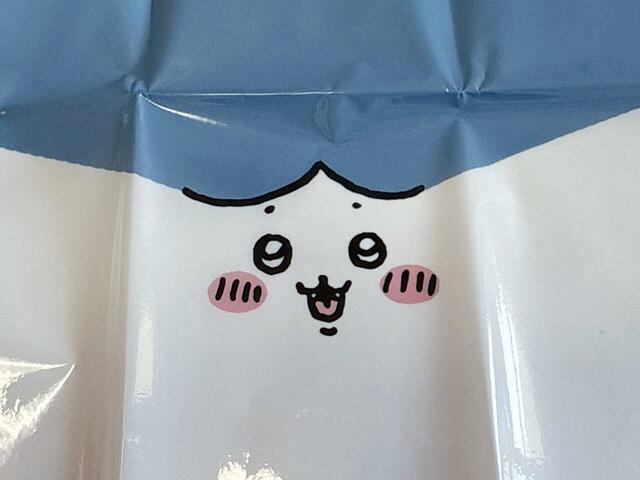 ハチワレのお口の牙もしっかり描かれており感動!