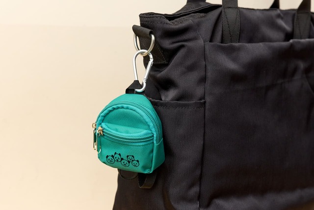 【上野案内所 ジャイアントパンダ来日53周年記念】「おでシャン ちびリュックキーホルダー」は単体でバッグにつけてもかわいいです