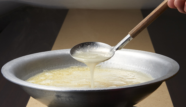 自慢の水炊き鍋“0”円食べ放題