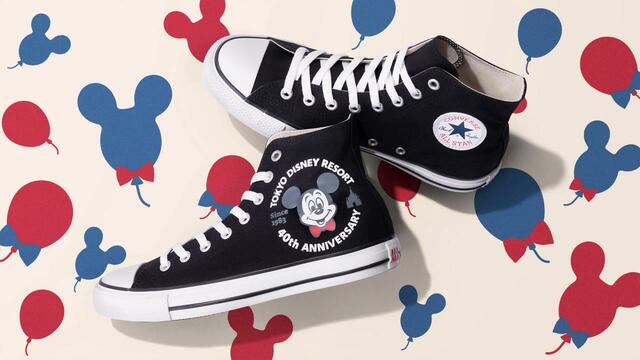 スニーカー 〈CONVERSE ALL STAR 40 HI〉｜価格：14,000円｜サイズ：22.5cm、23.5cm、24.5cm、25.5cm、26.5cm、27.5cm｜東京ディズニーリゾート40周年“ドリームゴーラウンド”「CONVERSE」プロデュースグッズ｜発売日：2023年7月10日(月)｜販売店舗：東京ディズニーランド「ギャグファクトリー/ファイブ・アンド・ダイム」、東京ディズニーシー「スチームボート・ミッキーズ」