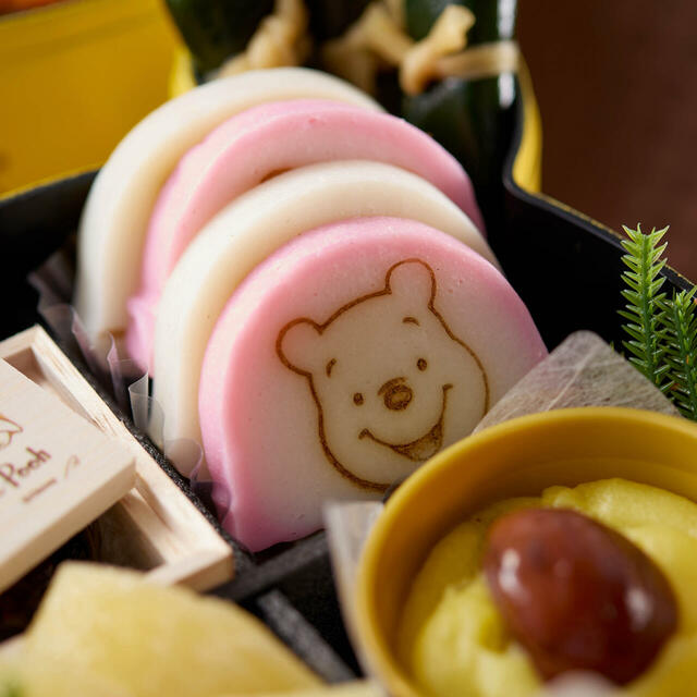 おせち・三段重「くまのプーさん」|27,900 円(税込)