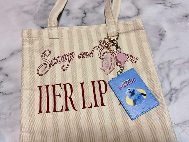 【パペットスンスン×サンキューマート第4弾／リール付きパスケース】A4サイズのバッグにつけてみました。かわいい！