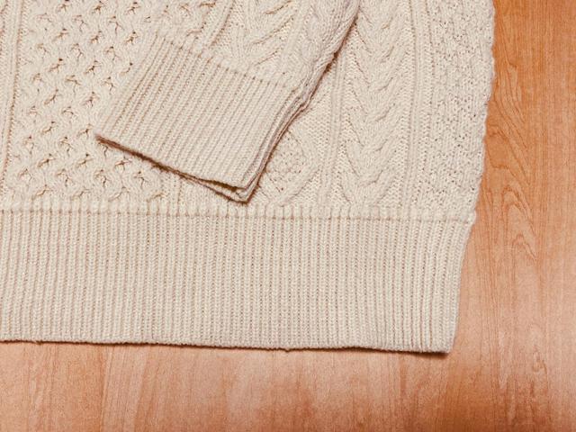 【UNIQLO（ユニクロ）】ライトウェイトローゲージアランクルーセーター／税込3,990円