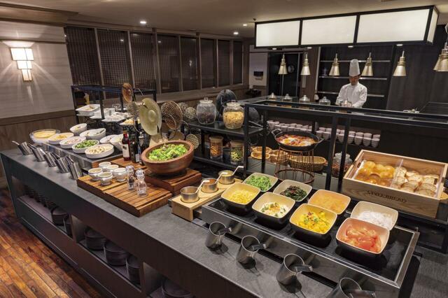 「神奈川県野菜サラダバー季節の野菜8品目＆リーフサラダ」＜期間：2025年3月31日〜＞【優雅なランチタイムにおすすめ♪「ローズホテル横浜」の平日限定ランチメニューがリニューアル！】