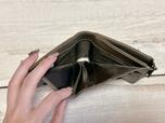 コンパクトなお財布ながら、お札・小銭・カードをきちんと分けて収納できるため、普段使いしやすい設計！【しまむら】スヌーピーのお財布「レディース オリサイフ（PEANUTS）」