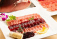 「​​​マグロ食べ比べコーナー」＜期間：2026年5月8日〜6月30日＞【【6,600円〜】巨大な“生ハム原木”が登場！こだわりの生ハム創作料理はもちろん「カニ」や「ステーキ」も心ゆくまで食べ放題！】