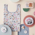 ポーチ付きバッグM ¥2,750、ダイカットポーチ 各¥2,200、ミニミラー各¥770※税込【Afternoon Tea LIVING『Disney CATS&DOGS COLLECTION』】