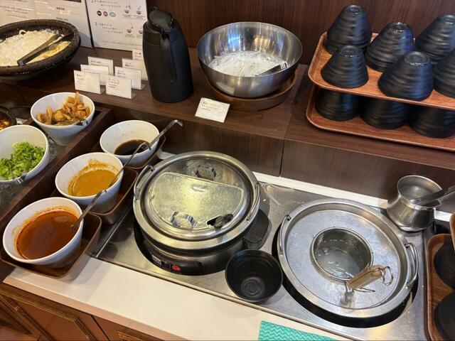 【フェスタガーデン】自分好みにカスタマイズ!ラーメン&フォーもセルフスタイルで楽しめる