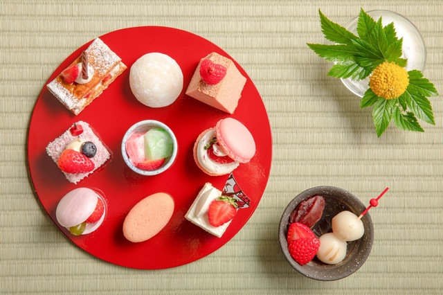 “いちご”一会のストロベリーデザートビュッフェ