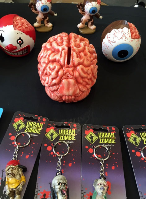 超リアル! 特殊造形のスペシャリスト・マイケルティーが創ったゾンビたちと可愛いゾンビグッズたち