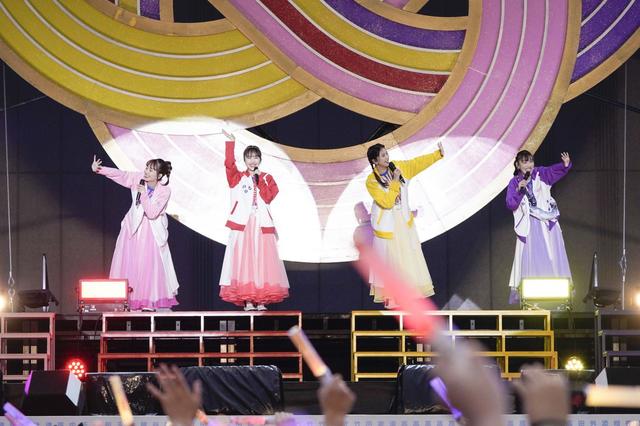 ももいろクローバーZ「ももクロ 春の一大事2022 ~笑顔のチカラ つなげるオモイ in 楢葉・広野・浪江 三町合同大会~」 撮影:増田慶