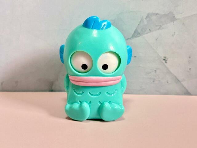 いわゆる“わかりやすいかわいさ”とは少し違うタイプかもしれませんが、くりくりした目やぽてっとした唇を見ているうちに、じわじわかわいく見えてくる不思議な魅力が♪