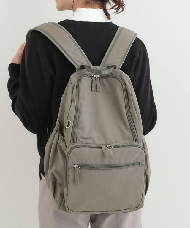 【SHOO・LA・RUE「ワンタッチショルダー自立リュック」5,989円】13ポケットがついた通勤通学に便利なリュックです