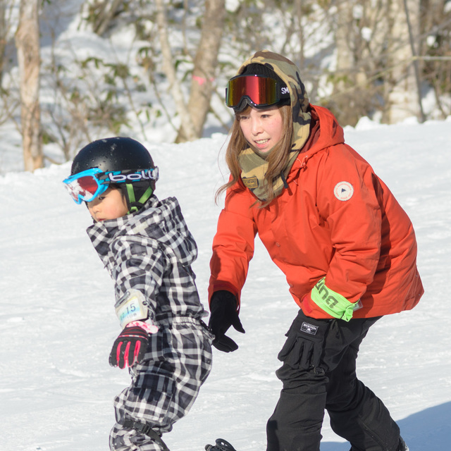 インストラクターの笹淵美月さん｜JAPAN SNOWBOAD ACADEMY たんばら校
