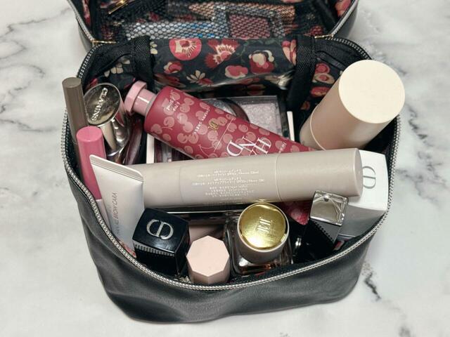 ポイント4：香水やハンドクリームまで収納できる大容量！