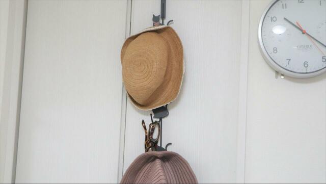 【山崎実業 ドアハンガー 猫 4連】帽子やUVカットグラスなどをまとめておくのにもぴったり
