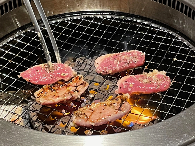 牛角赤坂店「鴨ロース」はあっさりしていて誠に美味