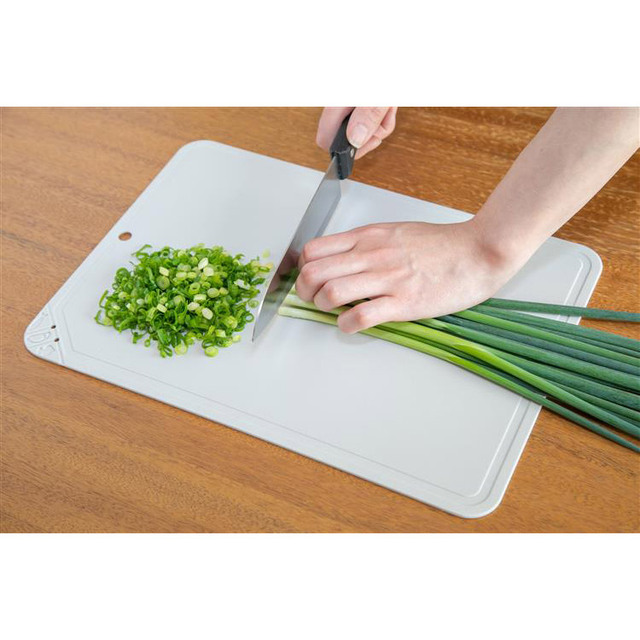 【ロフト「キッチン便利グッズ」売上ランキング 10位】「魔法のまな板 Lサイズ（ウエルスジャパン）」1,397円（税込）