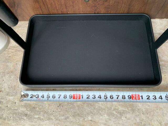 【山崎実業 引っかけアンブレラスタンド】幅は約25cmあれば良いので、狭い玄関でもOK