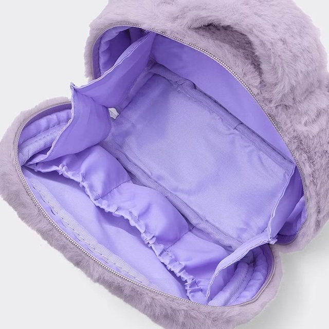 フェイクファーポーチ 1,490円|GU「ポケピース」コレクション