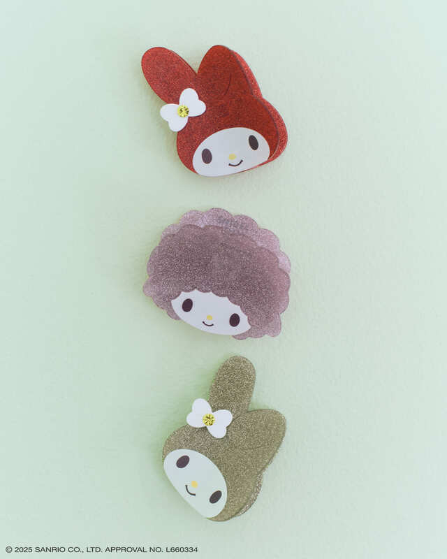 【MY MELODY】ヘアクリップ（全3色）各3,960円／マイメロディの耳にあしらったリボンには、きらめくビジューを添えているのがポイント