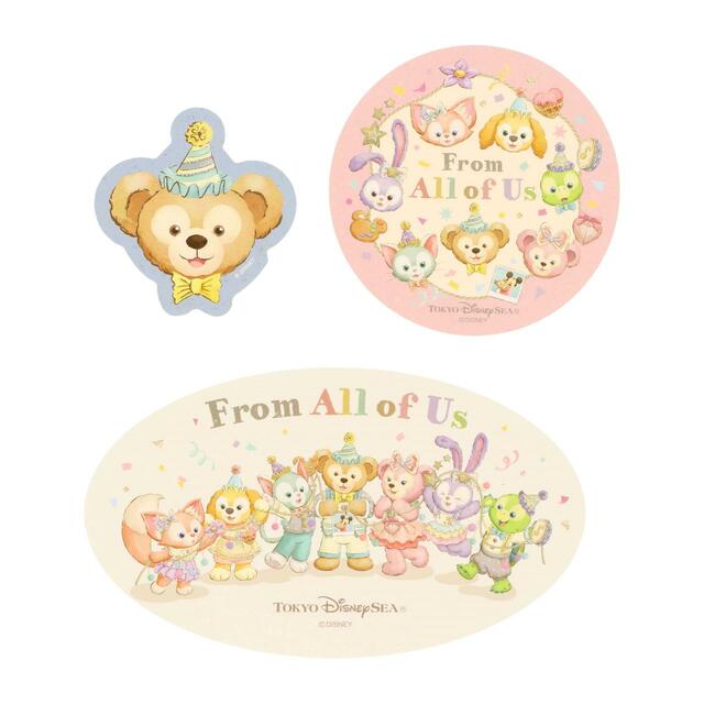 ポストカード&ステッカー 650円|(ポストカード)縦約10×横約15cm、(ステッカー1枚あたり)縦約5~7×横約5~12cm、3枚セット|「ダッフィー&フレンズのフロム・オール・オブ・アス」グッズ|東京ディズニーリゾート40周年“ドリームゴーラウンド”|発売日:2023年4月10日(月)|販売店舗:東京ディズニーシー「マクダックス・デパートメントストア」