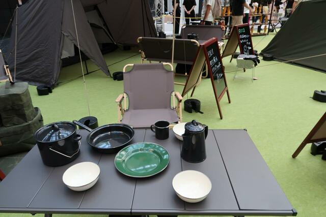 ワークマン秋冬新製品発表会/キャンプギアコーナー/食器やテーブル