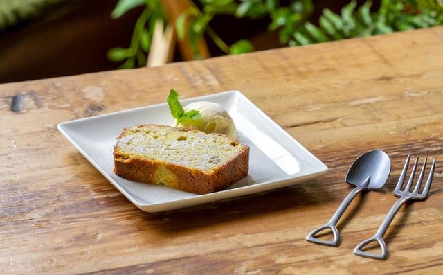 【おふろcafe ハレニワの湯】「ユーグレナの旨味バナナケーキ」638円（税込）