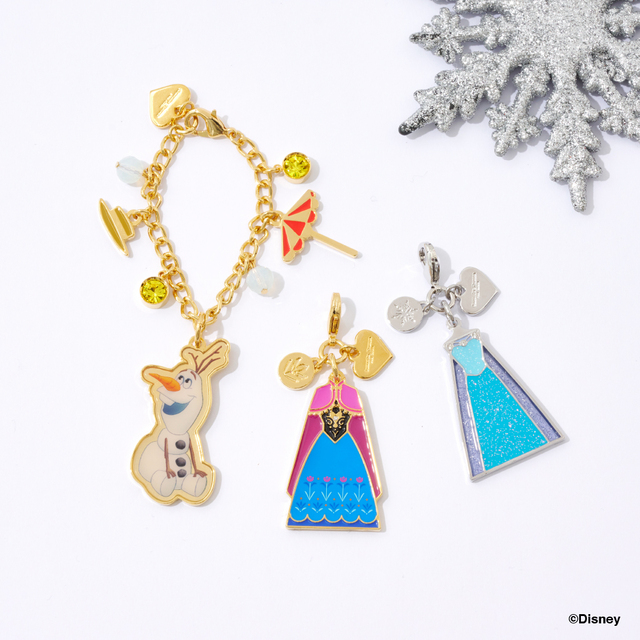 ファスナーチャーム ¥4,400、バッグチャーム ¥6,050｜Samantha Thavasa Petit Choice ディズニー『アナと雪の女王』コレクション
