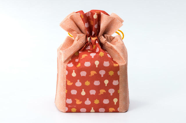 「ちいかわパッケージ 生もみじ詰合せ」＜価格：800円（税込）＞【【ちいかわコラボ】もちもち食感のにしき堂「生もみじ」が“ちいかわ・ハチワレ・うさぎ“のデザイン巾着”で登場！オンラインでも購入可能！】