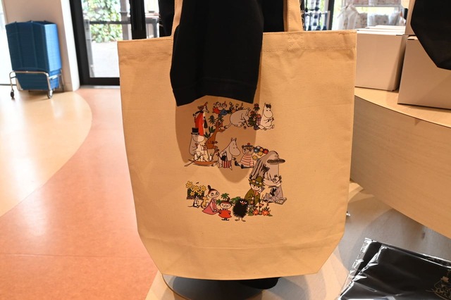 「ムーミンバレーパーク5周年限定 トートバッグ」（白）