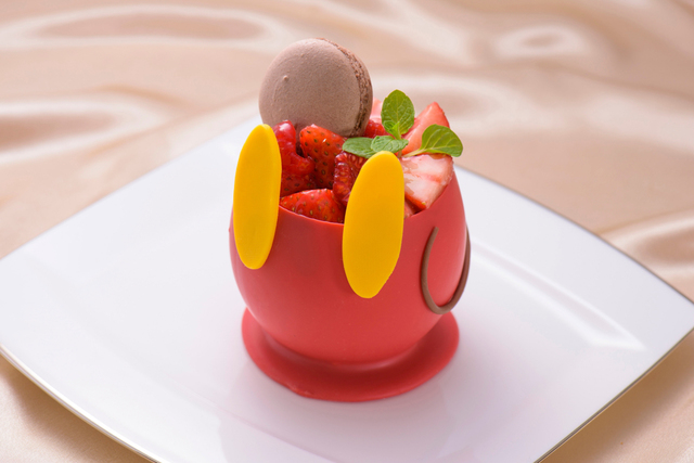 ハイピリオン・ラウンジ「スペシャルケーキセット」ミッキームース（2018年3月31日まで）