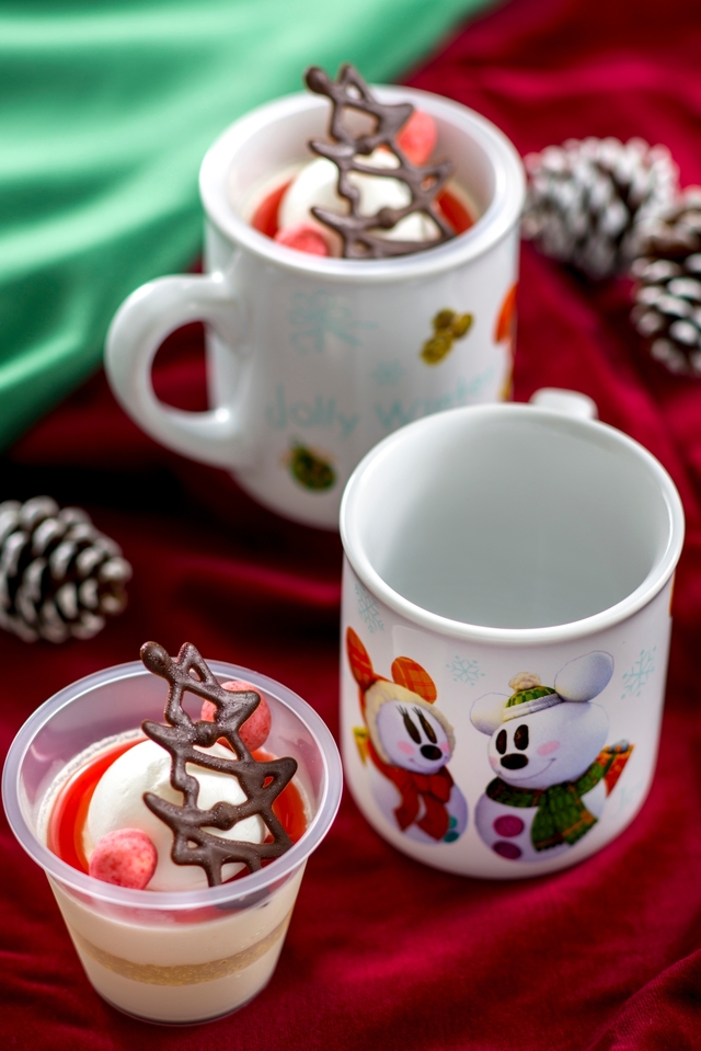 レアチーズムース＆ミルクゼリー、スーベニアカップ付き 750円｜東京ディズニーシー